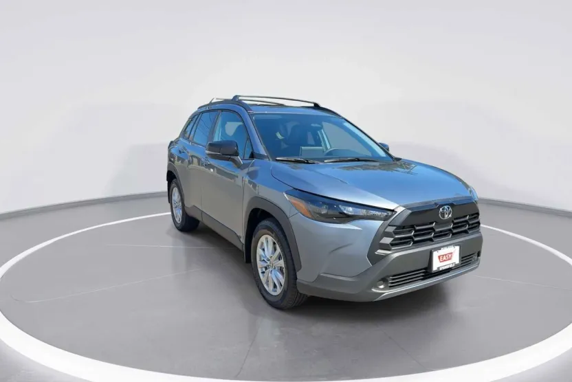 2026 Toyota Corolla Cross LE photo 1