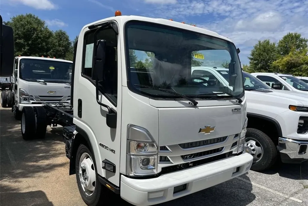 2025 Chevrolet Silverado 4500HD photo 1