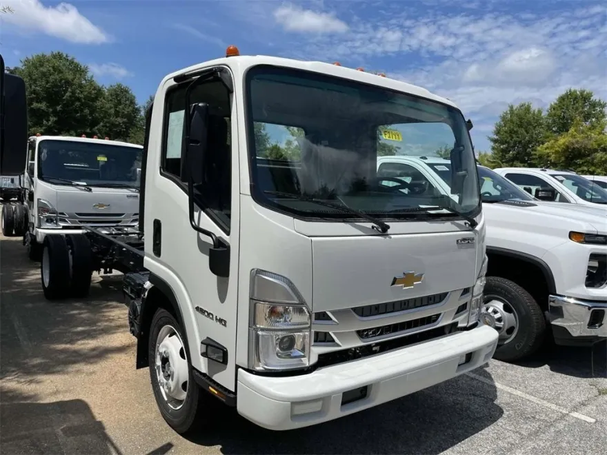 2025 Chevrolet Silverado 4500HD photo 1