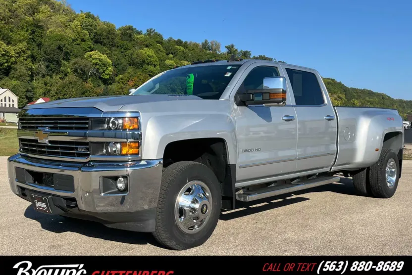 2015 Chevrolet Silverado 3500HD LTZ photo 1