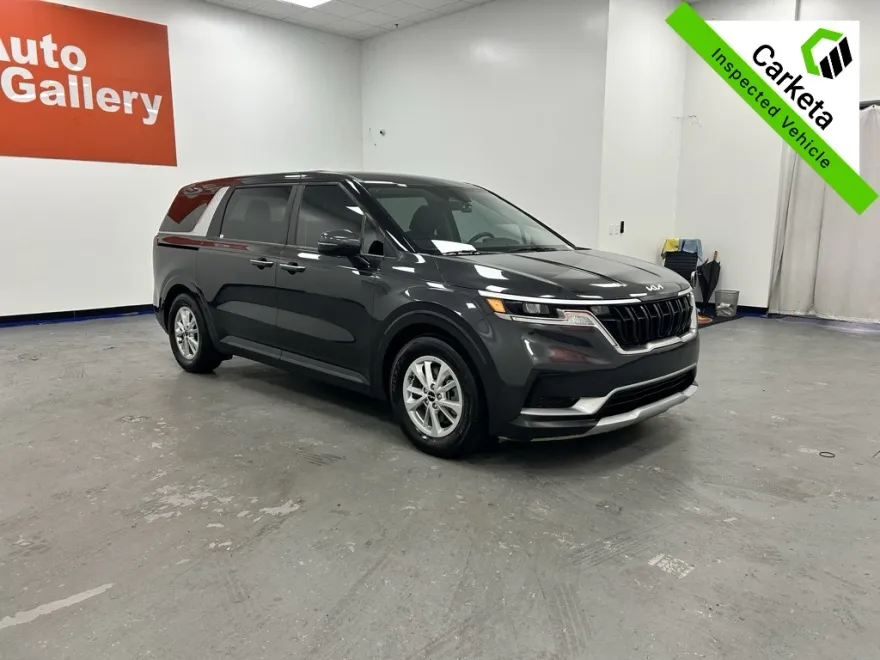 2024 Kia Carnival LX photo 1