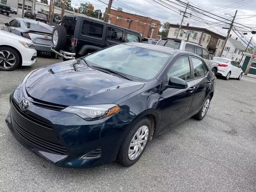 2019 Toyota Corolla XLE XSE photo 1