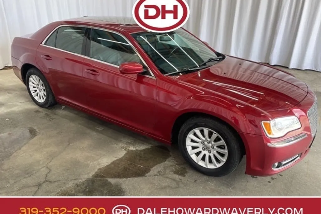 2013 Chrysler 300 Base photo 1