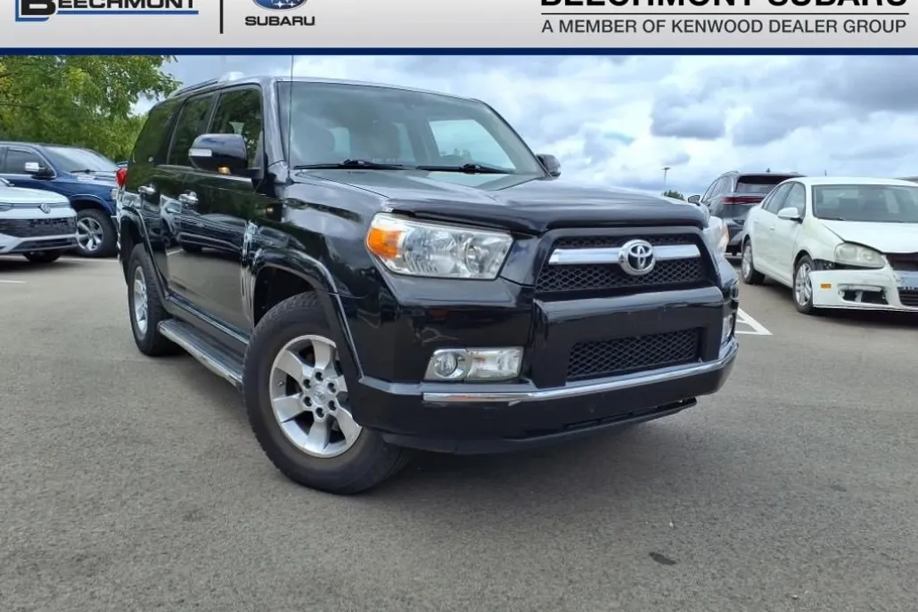 2013 Toyota 4Runner SR5 photo 1