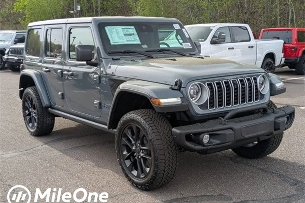 2025 Jeep Wrangler 4xe Sahara photo 1