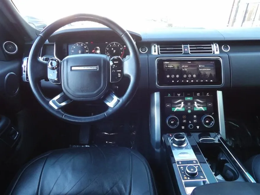 2018 Land Rover Range Rover HSE photo 11