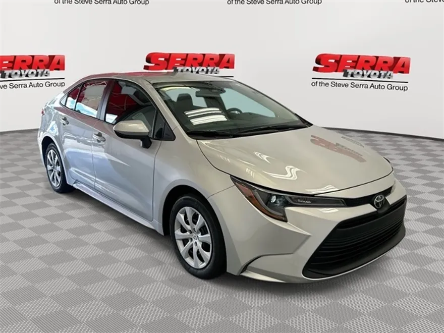 2025 Toyota Corolla LE photo 1