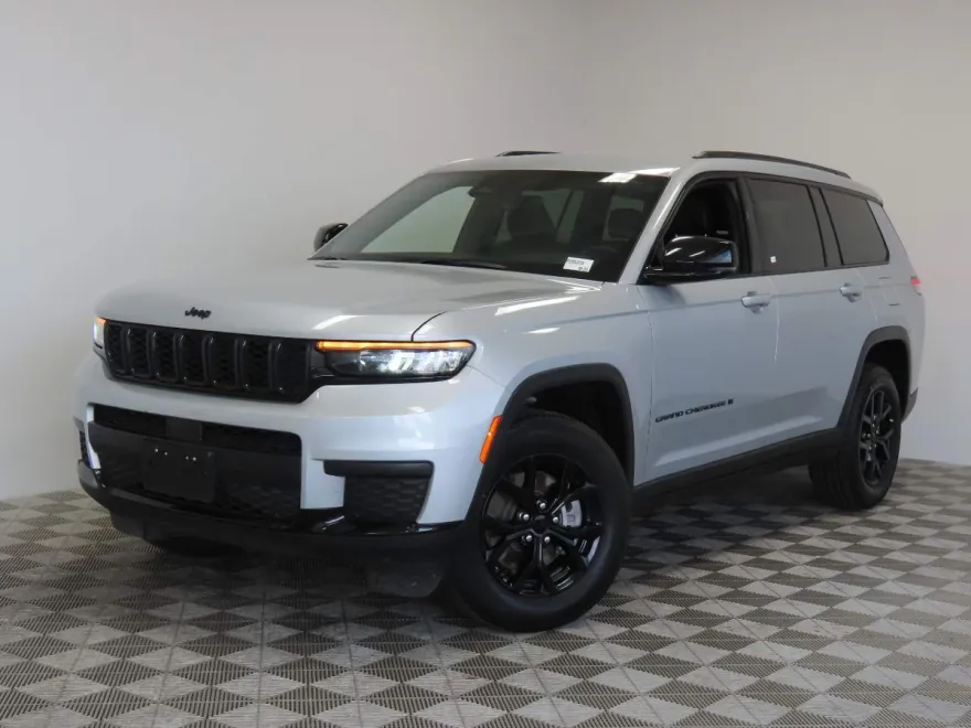 2024 Jeep Grand Cherokee Altitude photo 1
