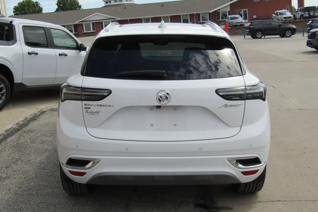 2022 Buick Envision Avenir photo 1