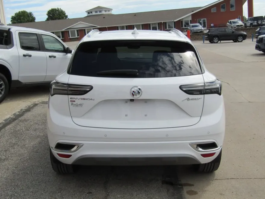 2022 Buick Envision Avenir photo 1