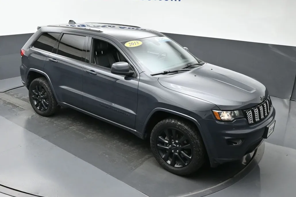 2018 Jeep Grand Cherokee Altitude photo 1