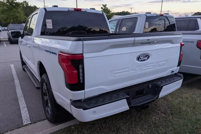 2024 Ford F-150 Lightning photo 1