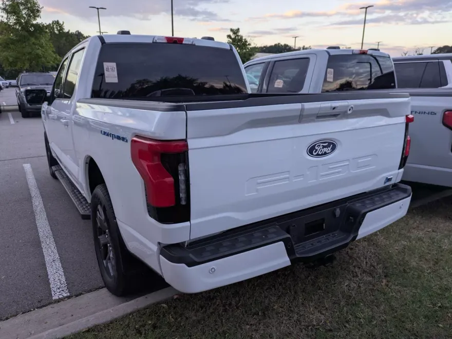2024 Ford F-150 Lightning photo 1
