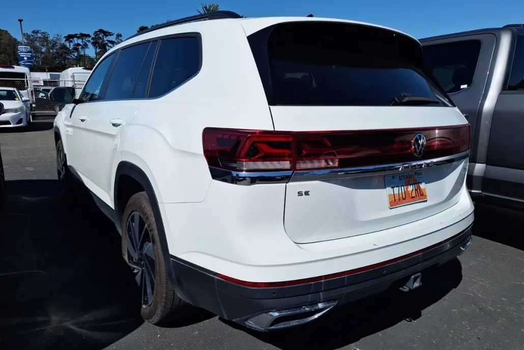 2024 Volkswagen Atlas SE Technology photo 1