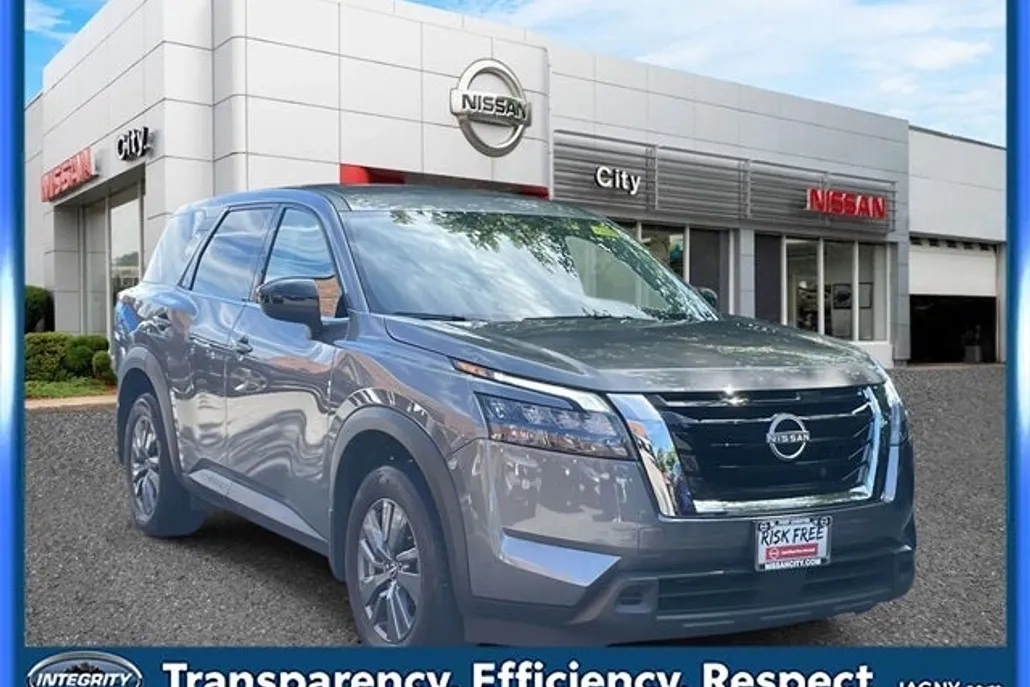 2024 Nissan Pathfinder S photo 1