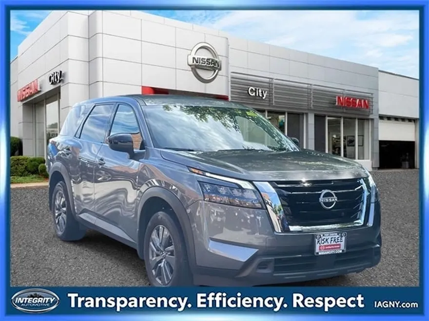 2024 Nissan Pathfinder S photo 1