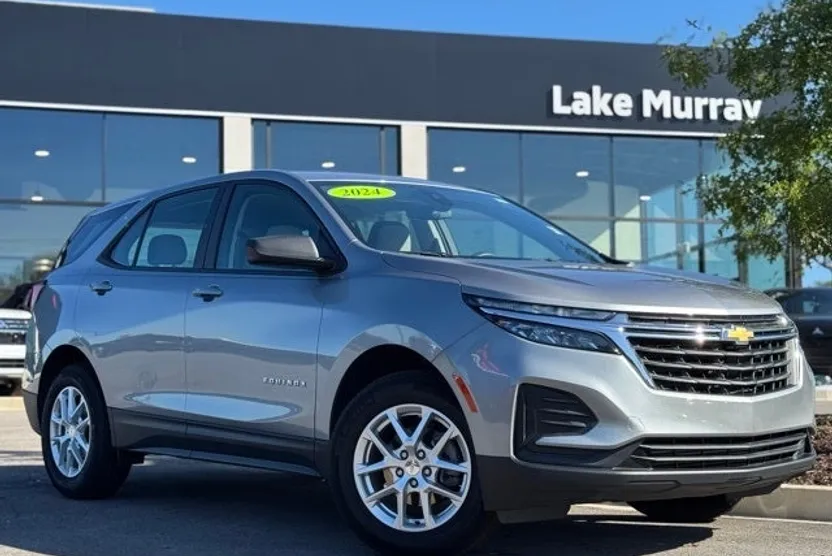 2024 Chevrolet Equinox LS photo 1
