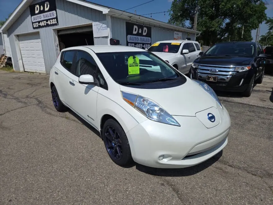 2017 Nissan Leaf S photo 1
