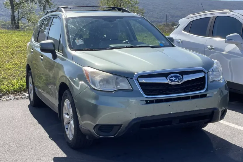 2015 Subaru Forester 2.5i Premium photo 1