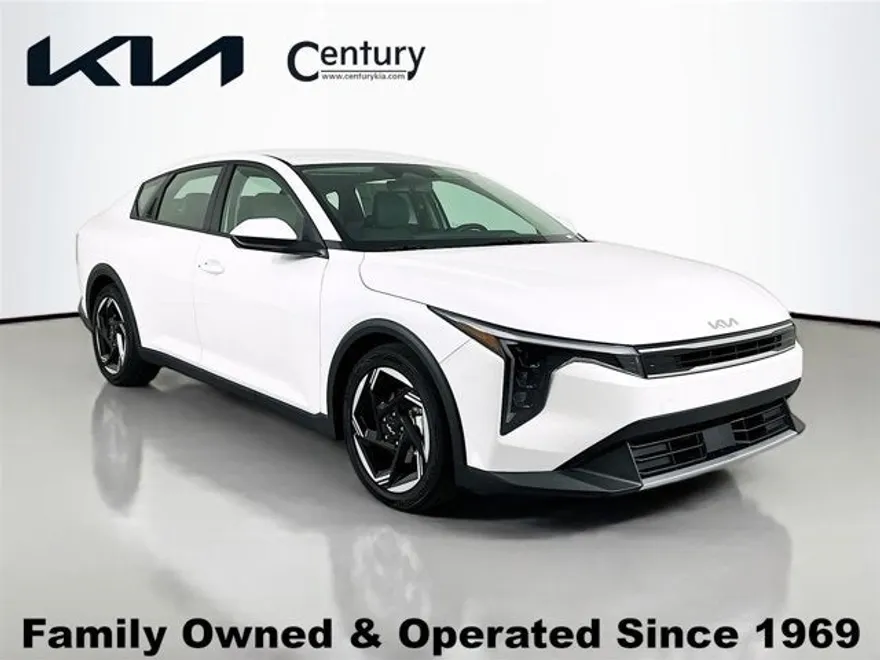2025 Kia K4 EX photo 1