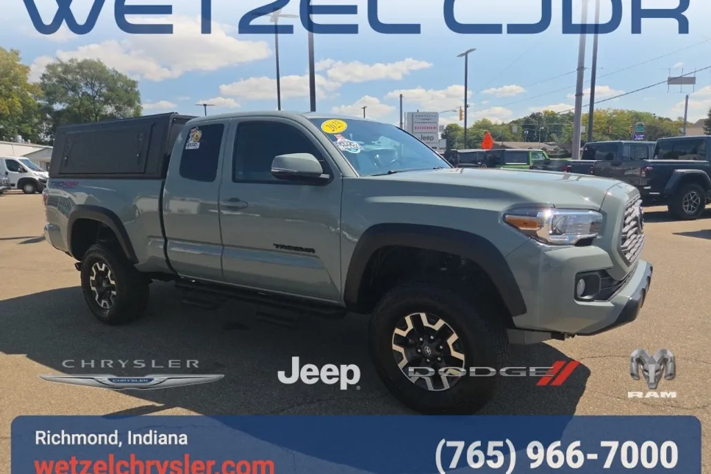 2023 Toyota Tacoma TRD Off-Road photo 1