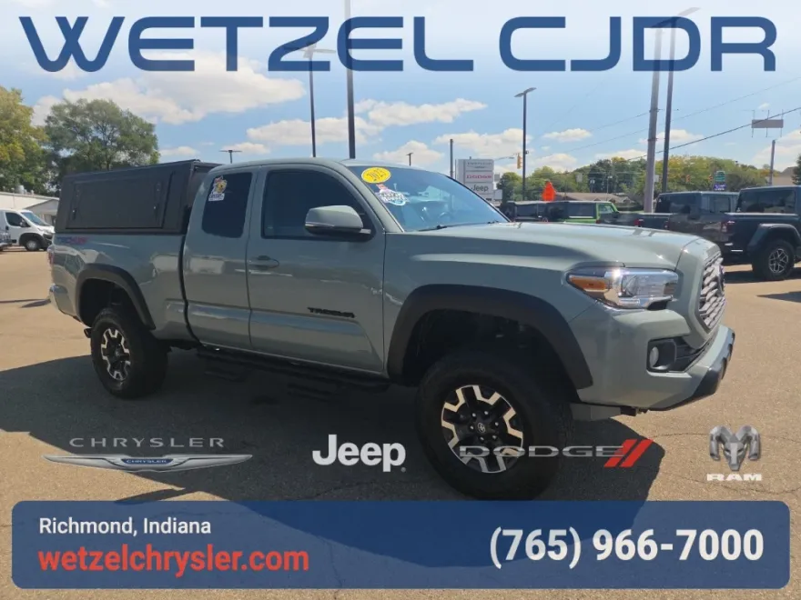 2023 Toyota Tacoma TRD Off-Road photo 1