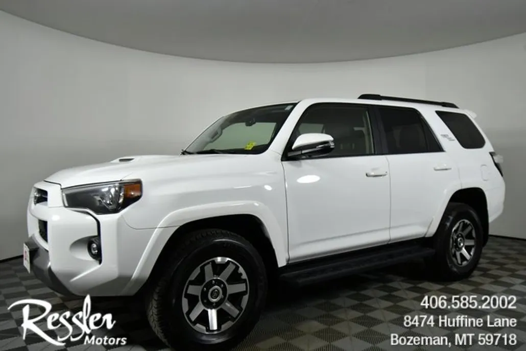 2024 Toyota 4Runner TRD Off-Road Premium photo 1