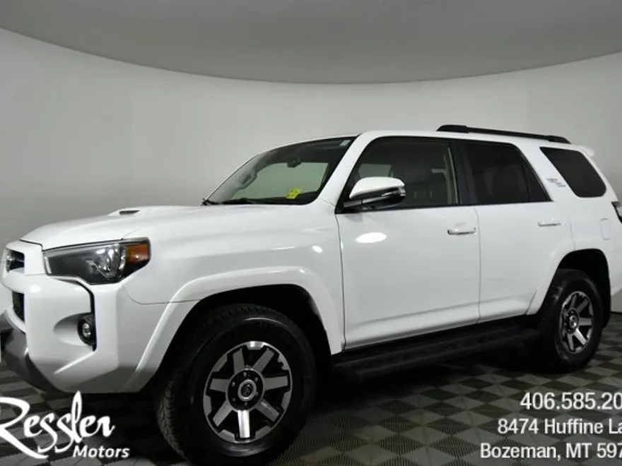 2024 Toyota 4Runner TRD Off-Road Premium photo 1