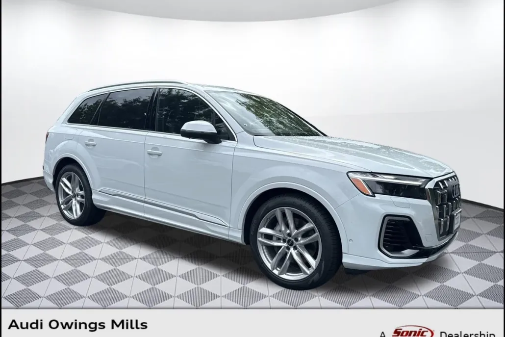 2025 Audi Q7 55 Premium Plus photo 1