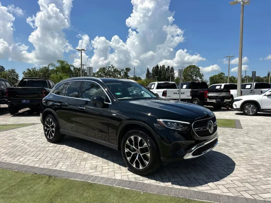 2025 Mercedes Benz GLC 350e 4MATIC photo 1