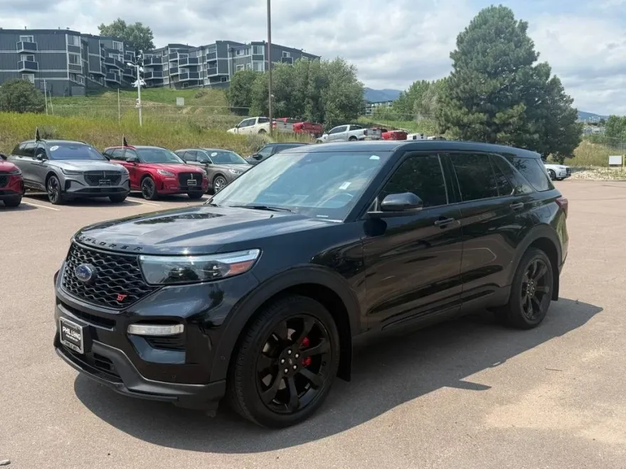 2021 Ford Explorer ST photo 1