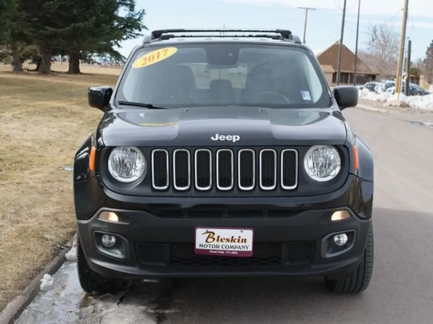 2017 Jeep Renegade Latitude photo 2