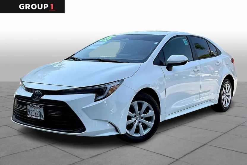 2025 Toyota Corolla Hybrid LE photo 1
