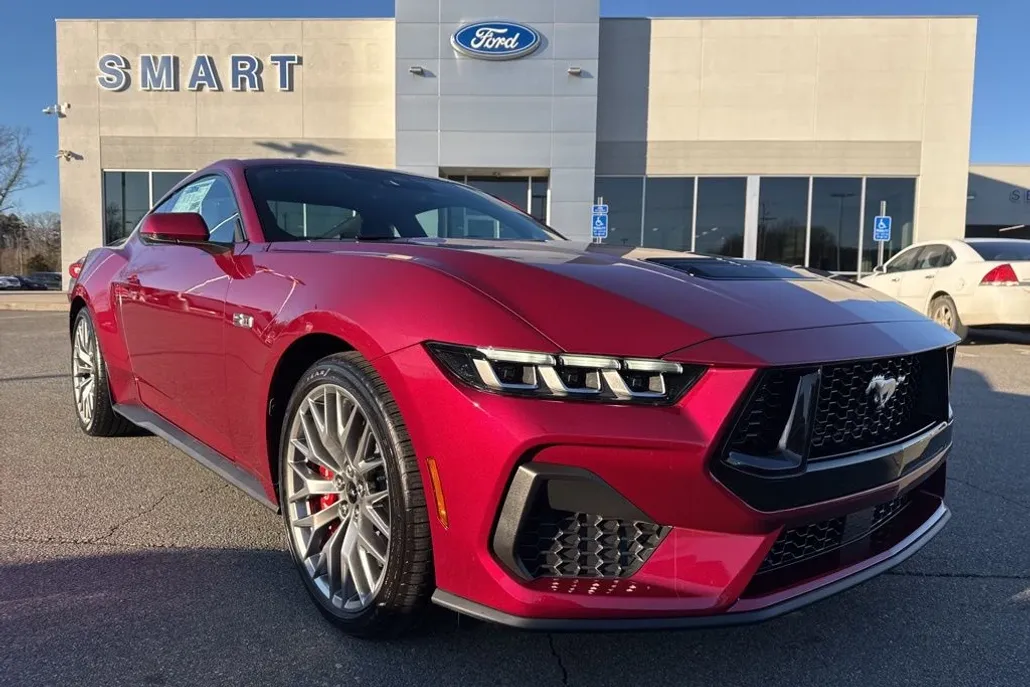 2025 Ford Mustang GT Premium photo 1