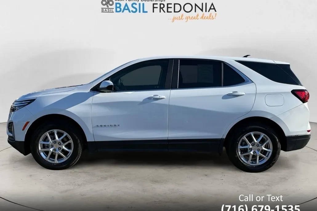 2024 Chevrolet Equinox LT photo 1