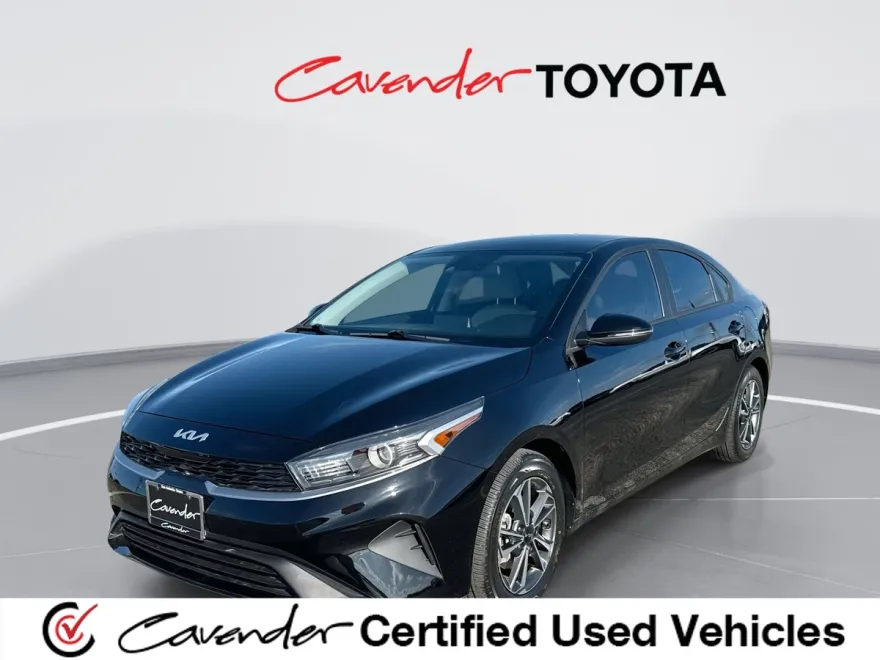 2023 Kia Forte LXS photo 1
