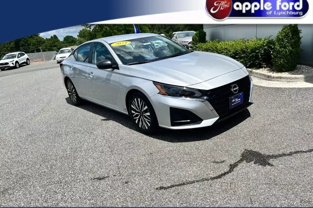 2024 Nissan Altima 2.5 SV photo 1