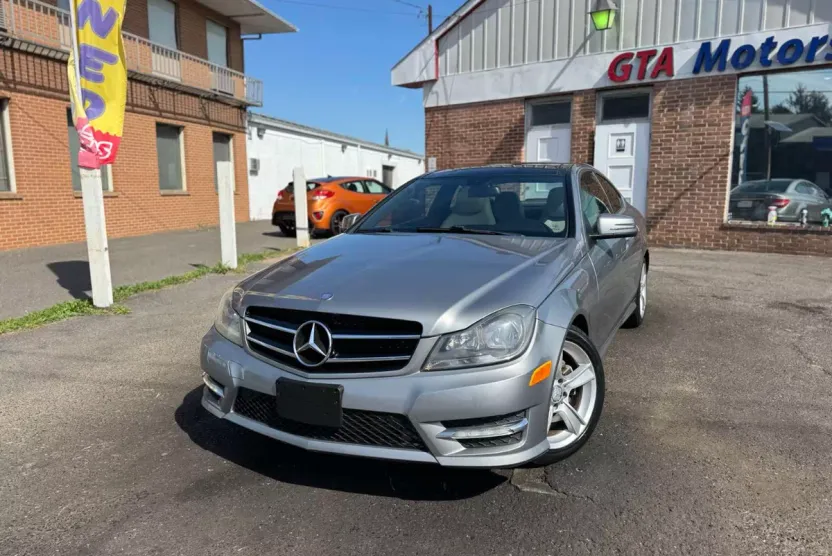 2015 Mercedes Benz C 250 photo 1