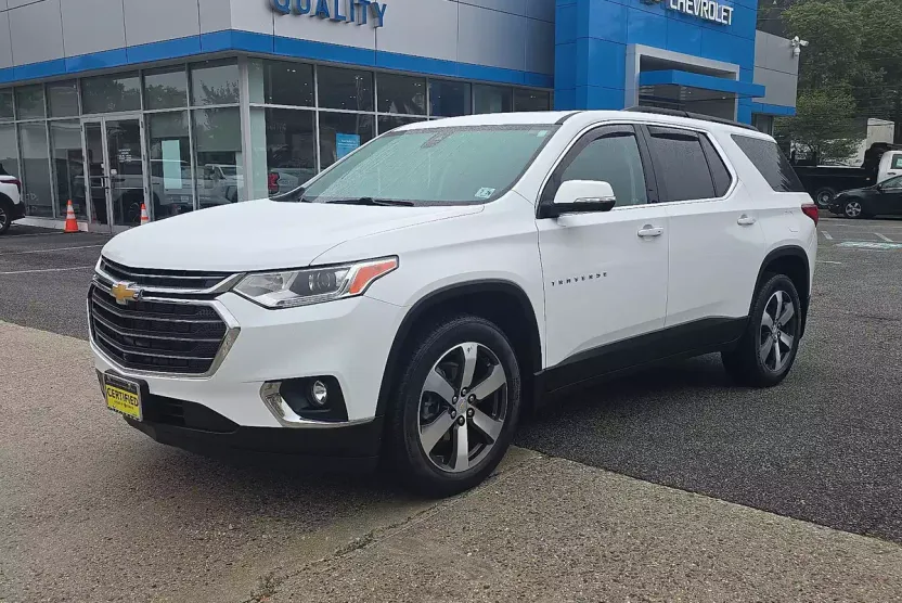 2021 Chevrolet Traverse Leather photo 1