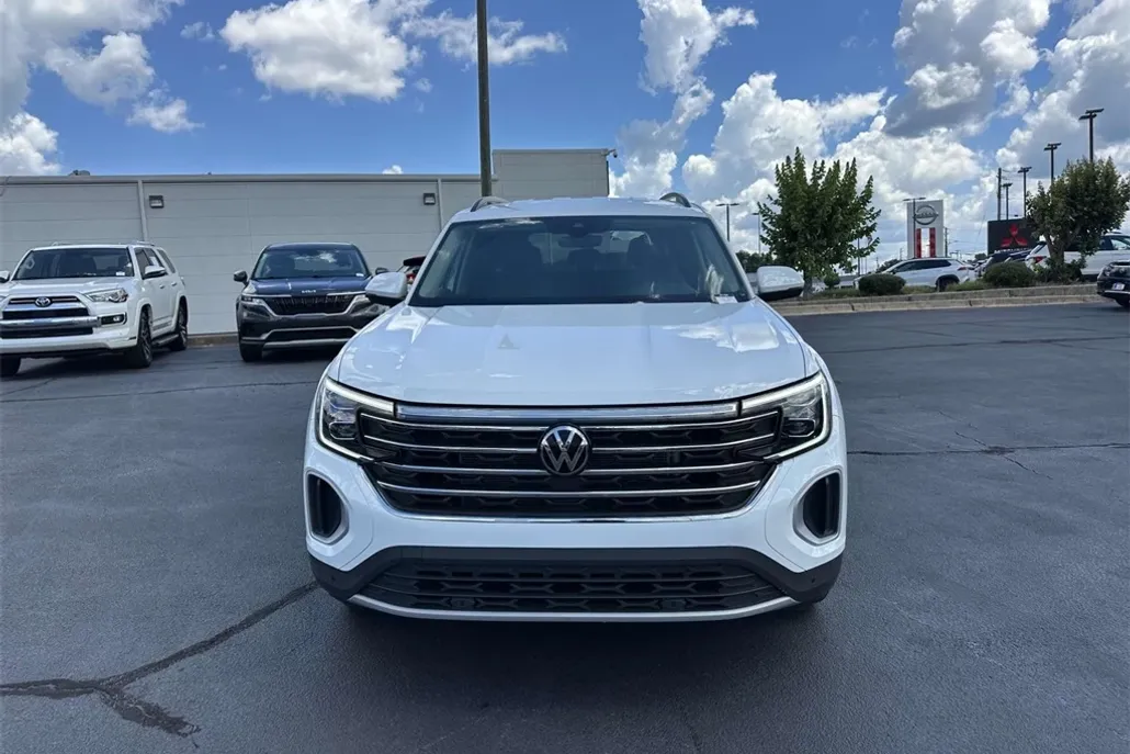 2024 Volkswagen Atlas SE Technology photo 1