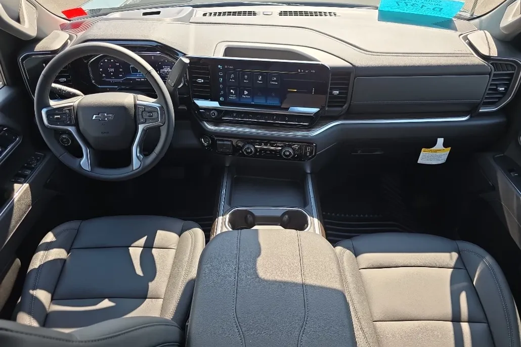 2025 Chevrolet Silverado 2500HD LT photo 1