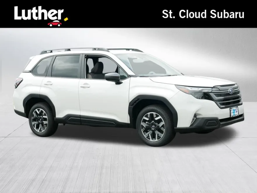 2025 Subaru Forester Premium photo 1