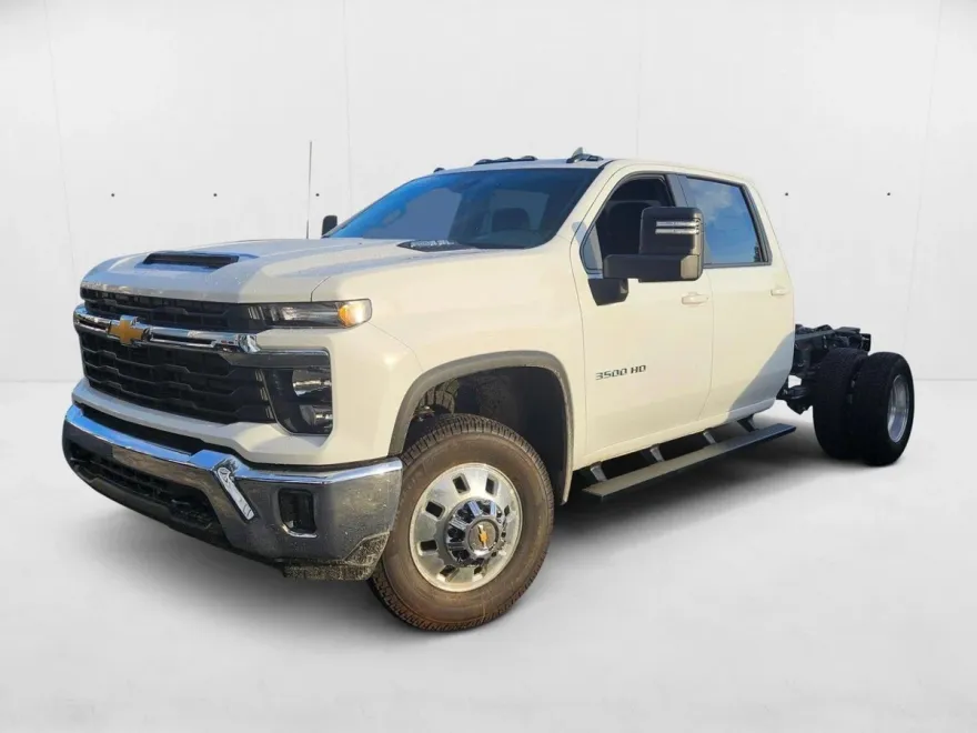 2025 Chevrolet Silverado 3500HD LT photo 1