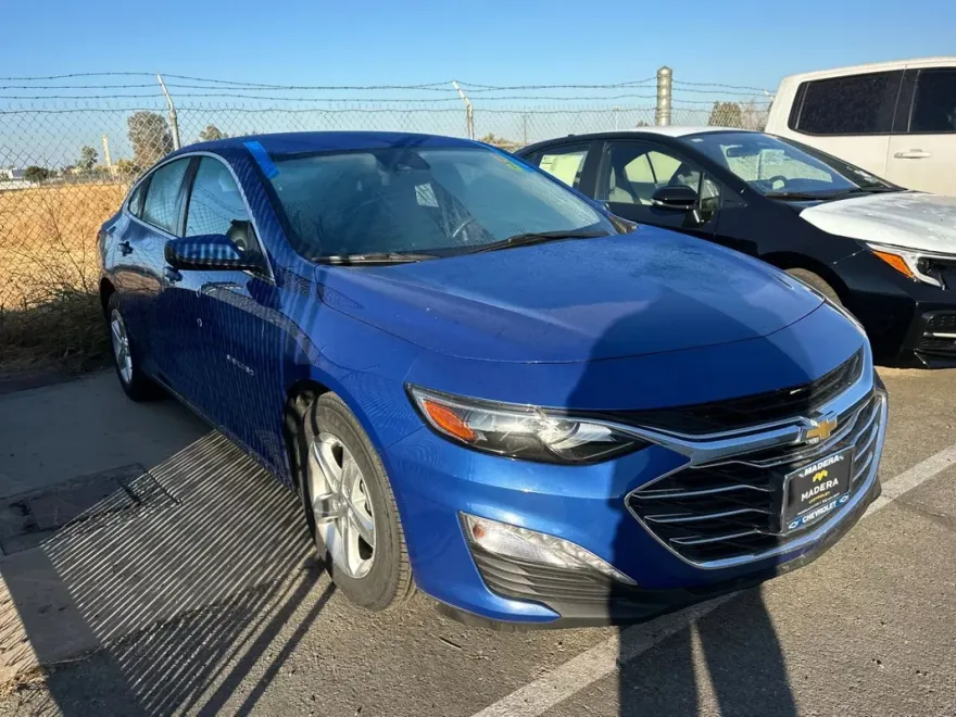 2023 Chevrolet Malibu 1LT photo 1