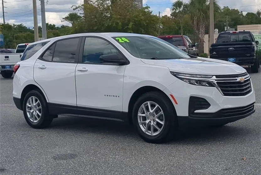 2024 Chevrolet Equinox LS photo 1