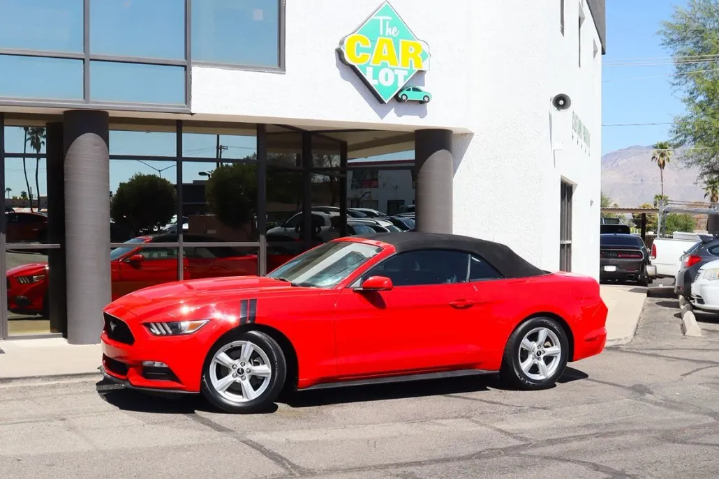2015 Ford Mustang V6 Convertible photo 1