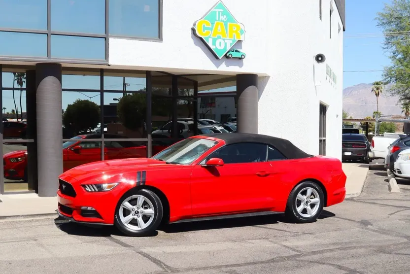 2015 Ford Mustang V6 Convertible photo 1