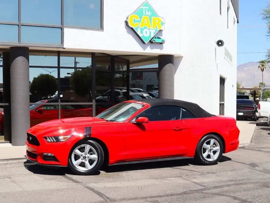 2015 Ford Mustang V6 Convertible photo 1