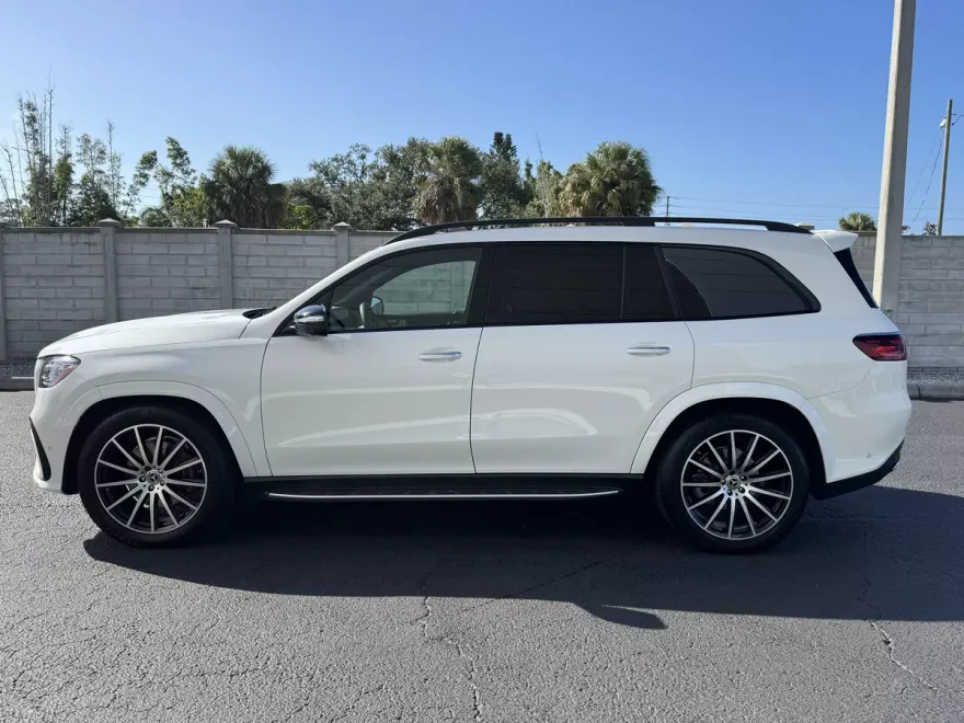 2024 Mercedes Benz GLS 450 photo 1