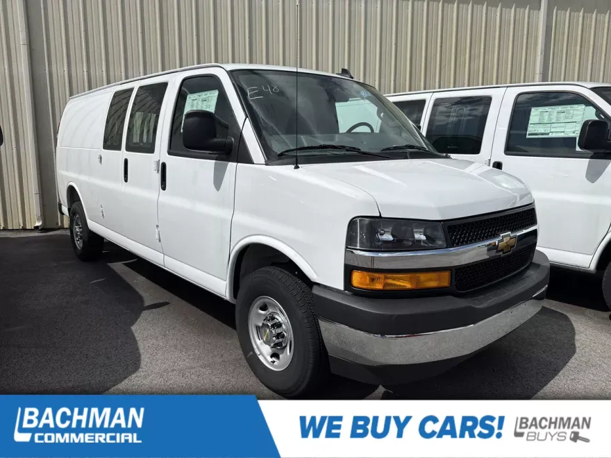 2025 Chevrolet Express Cargo 3500 photo 1